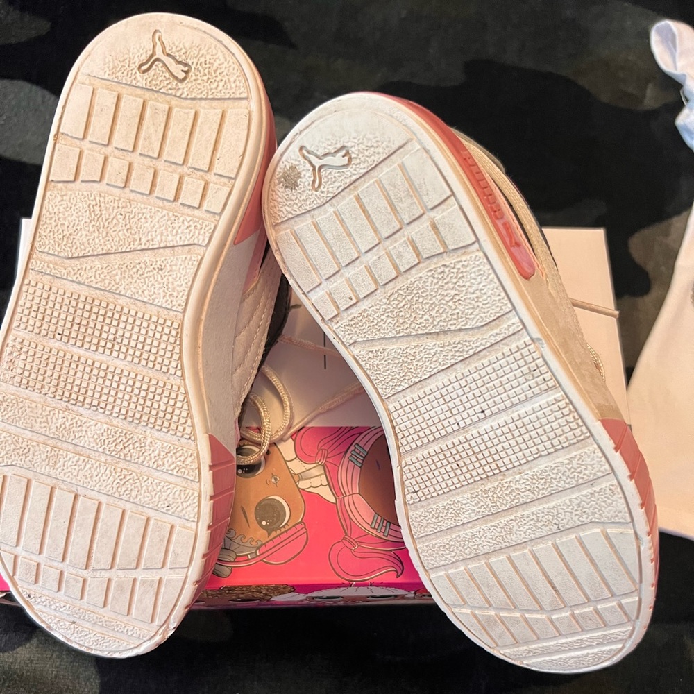 LOL Surprise PUMA sneakers size 1 come with outfit for FREE size 6 - Picture 7 of 11